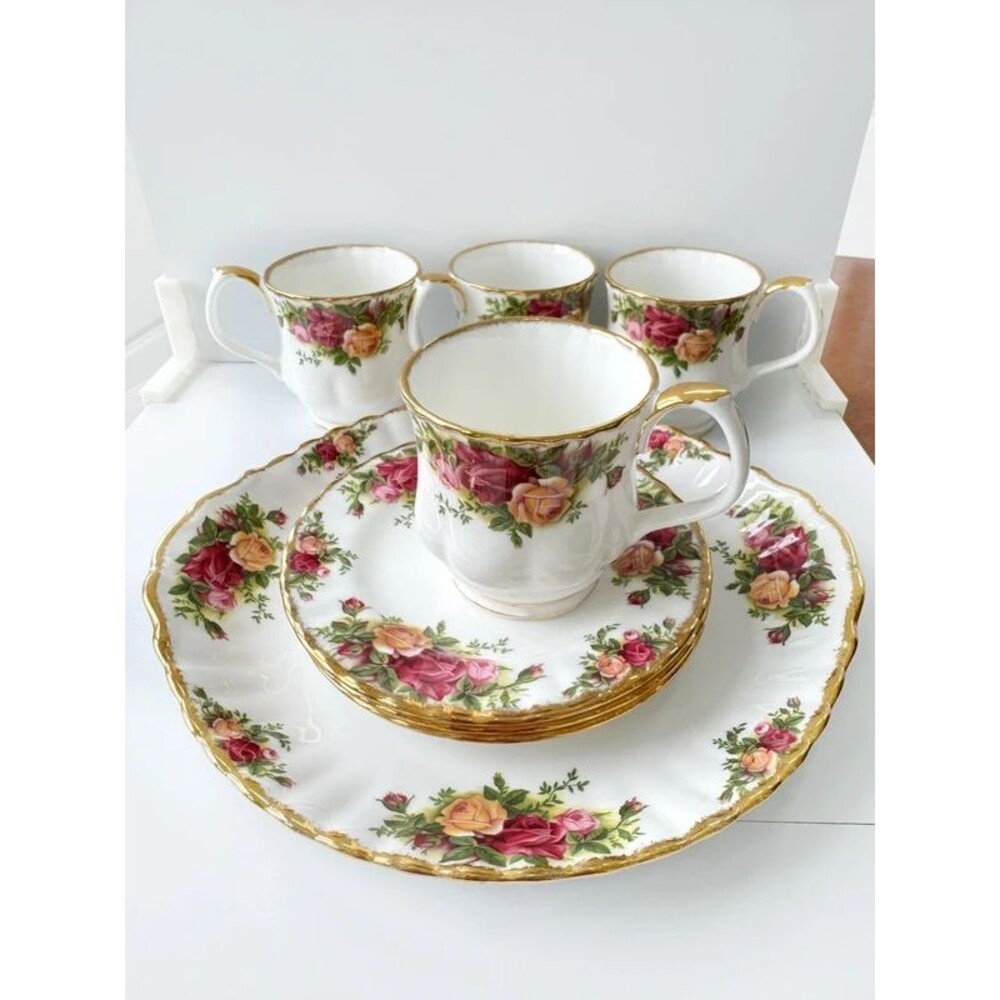 Royal Albert Old Country Roses Bone China 8-Piece Tea & Serving Set England